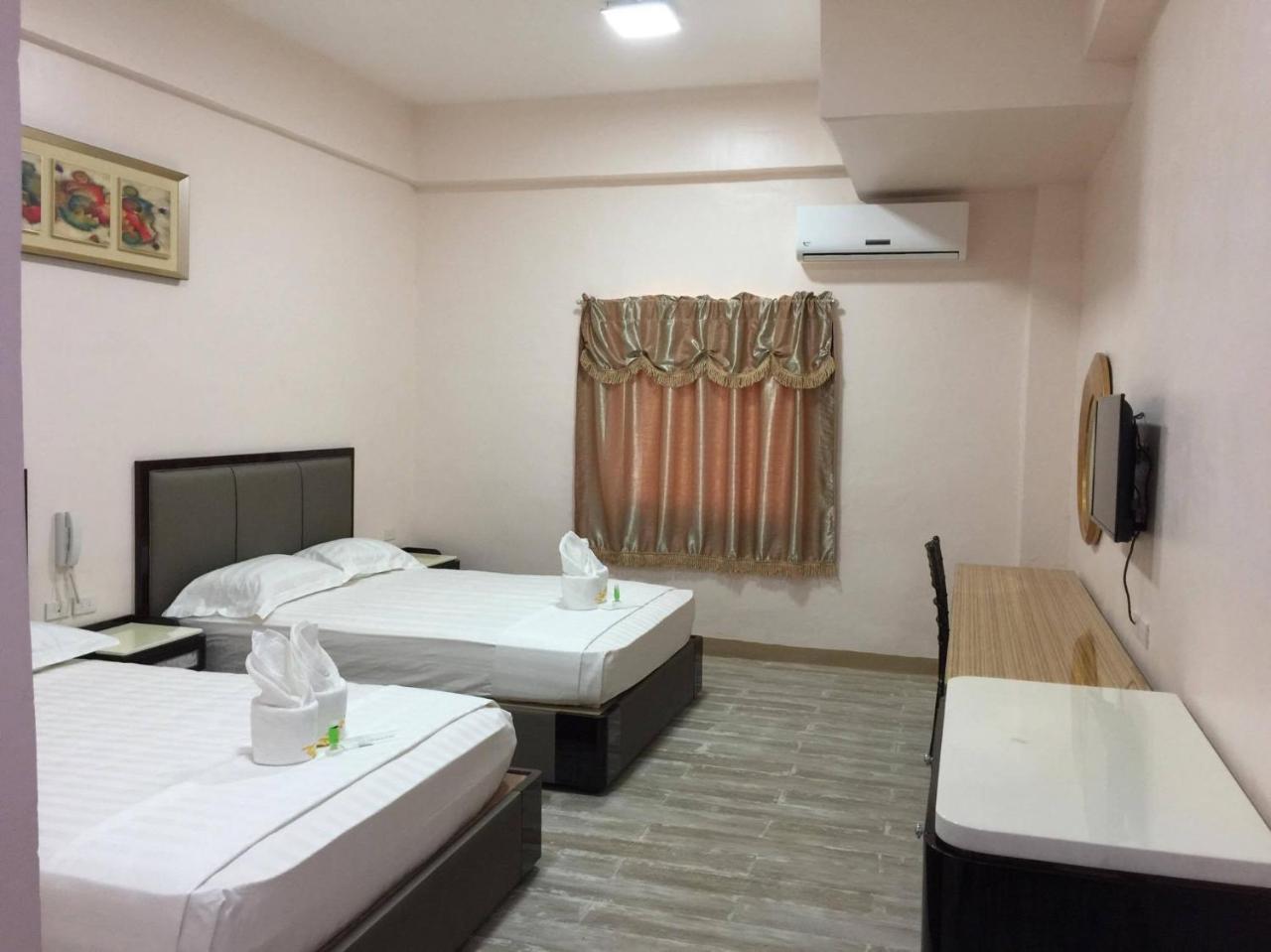 Meaco Royal Hotel - Lipa Lipa City Ngoại thất bức ảnh